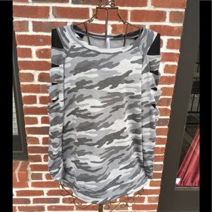 BOUTIQUE HONEYME GREY CAMO TUNIC WITH SLIT SLEEVE